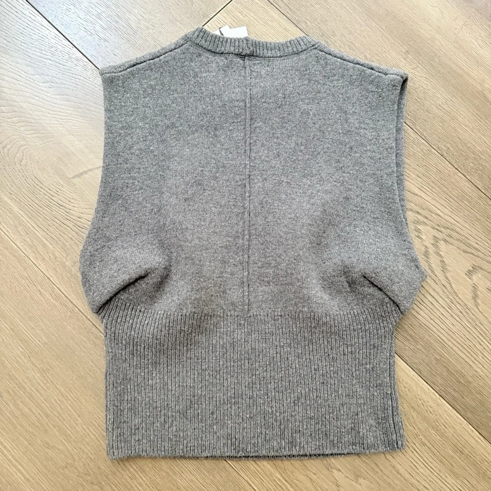 NWT Zara Gray Sleeveless Wood Blend Knit Sweater Vest Large - Picture 3 of 7